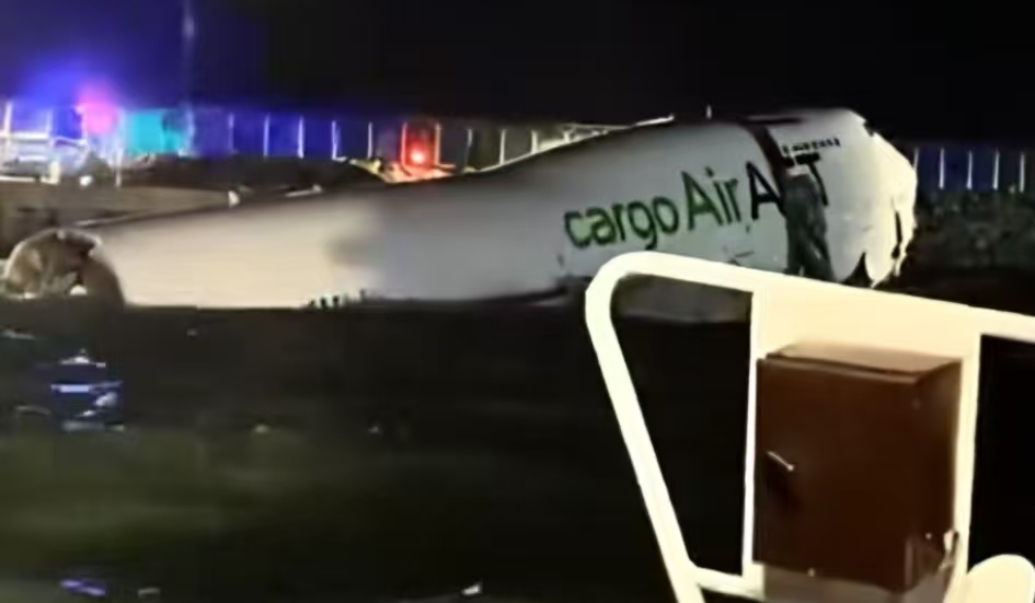 ▲香港國際機場20日淩晨突發杜拜貨機墮海事故。