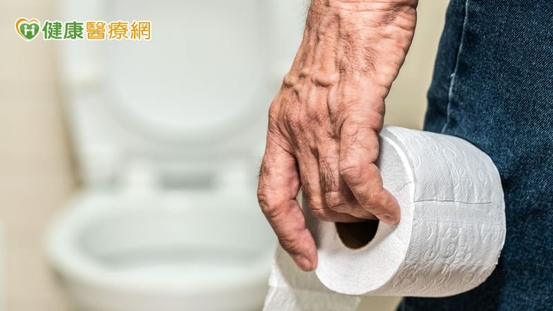 「小便有泡泡」、「蛋白尿」是腎臟病？　醫：需正確判斷且追蹤