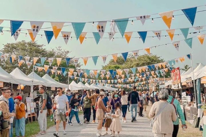 「2025高雄 Wild Wild 野生活」將在衛武營都會公園國泰路側草皮登場。 圖:高雄市政府觀光局/提供