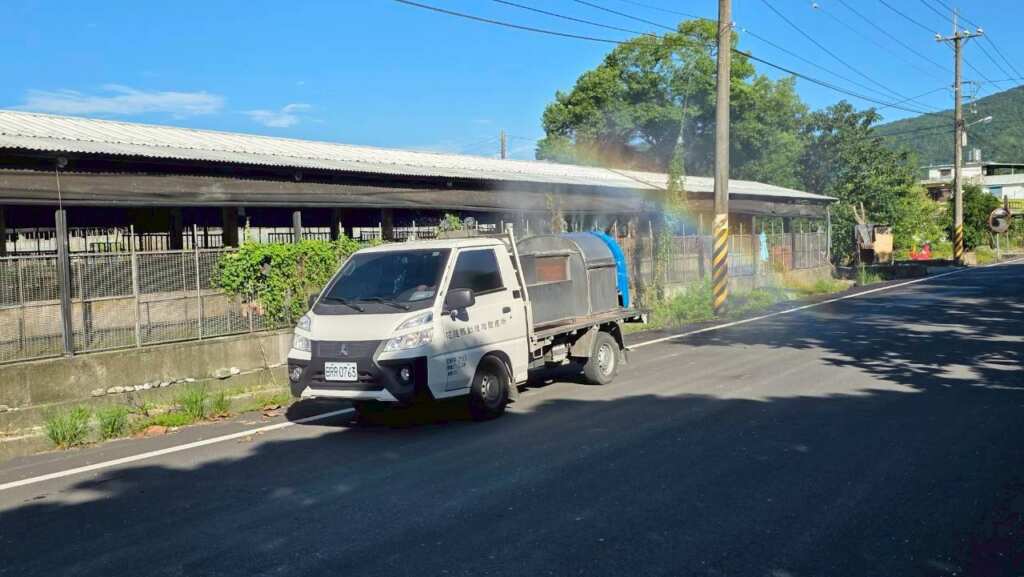 ▲因應國內出現非洲豬瘟確診案例,中央宣布自本月22日中午12時起,全國同步實施禁運、禁宰5天措施。花蓮縣政府隨即啟動全面防疫應變機制,展開全縣養豬場疫情調查與防疫訪查。