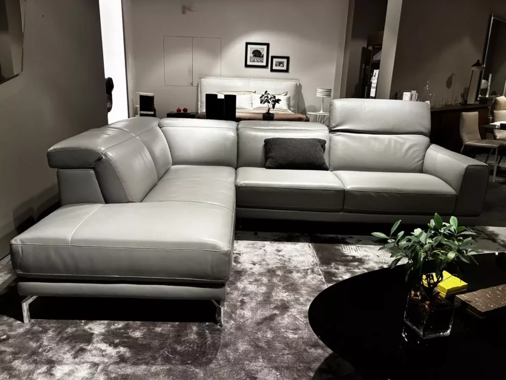 NATUZZI Quadro 灰色皮革沙發數量有限,邀請民眾精挑快選抗關稅風暴