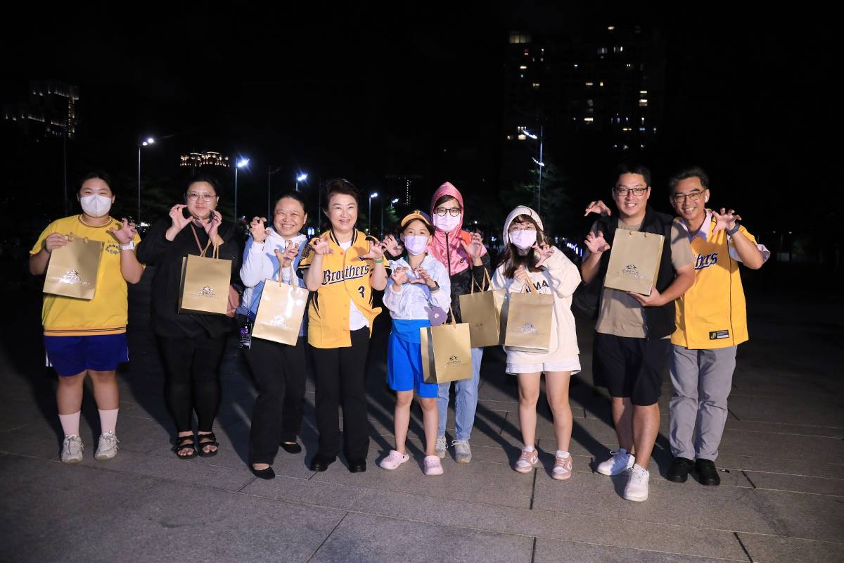 熱血黃潮席捲台中 市府開放直播全城應援