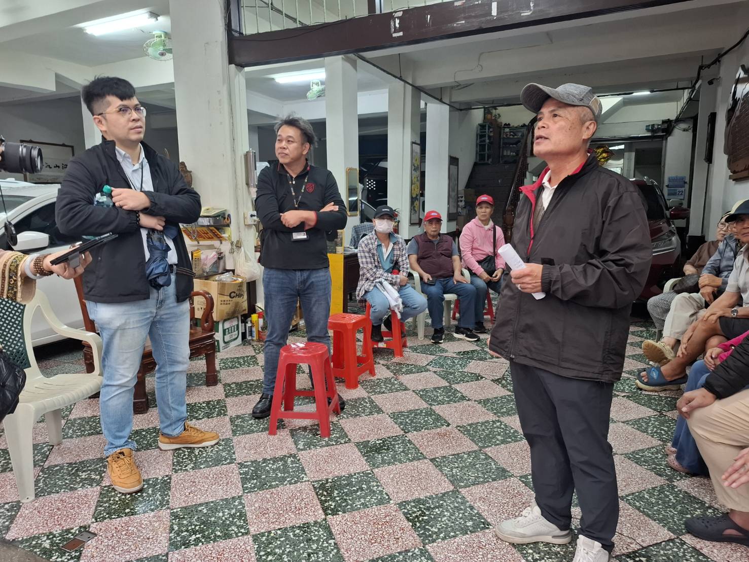 中壢寶雅19台冷氣狂排熱氣近一年 附近住戶氣炸拉布條抗議 89819 0