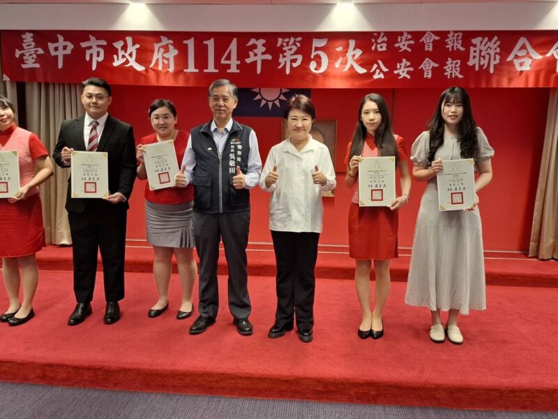 圖文:中市警局多方阻詐零死角 打詐超人守護市民財產安全。