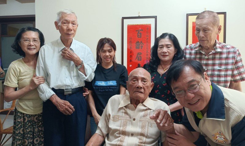 高雄市榮服處歡喜慶賀李金城爺爺百歲華誕