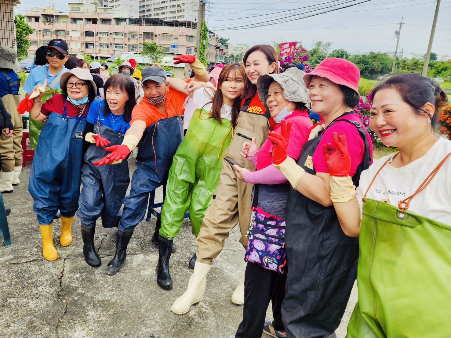 林園各社區參訪大寮拷潭社區 學習地方創生經驗 李雨庭議員帶隊體驗菱角文化,促進社區交流與共好