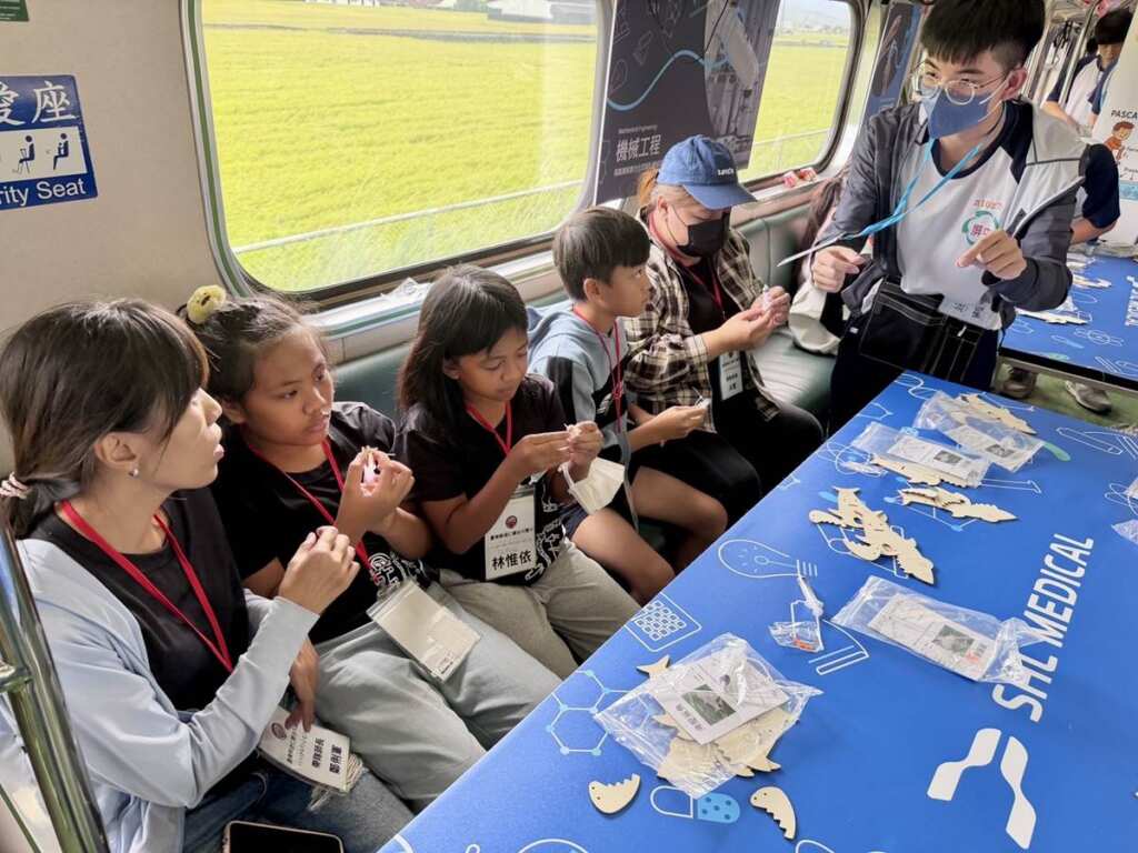 ▲科普列車駛入臺東火車站。