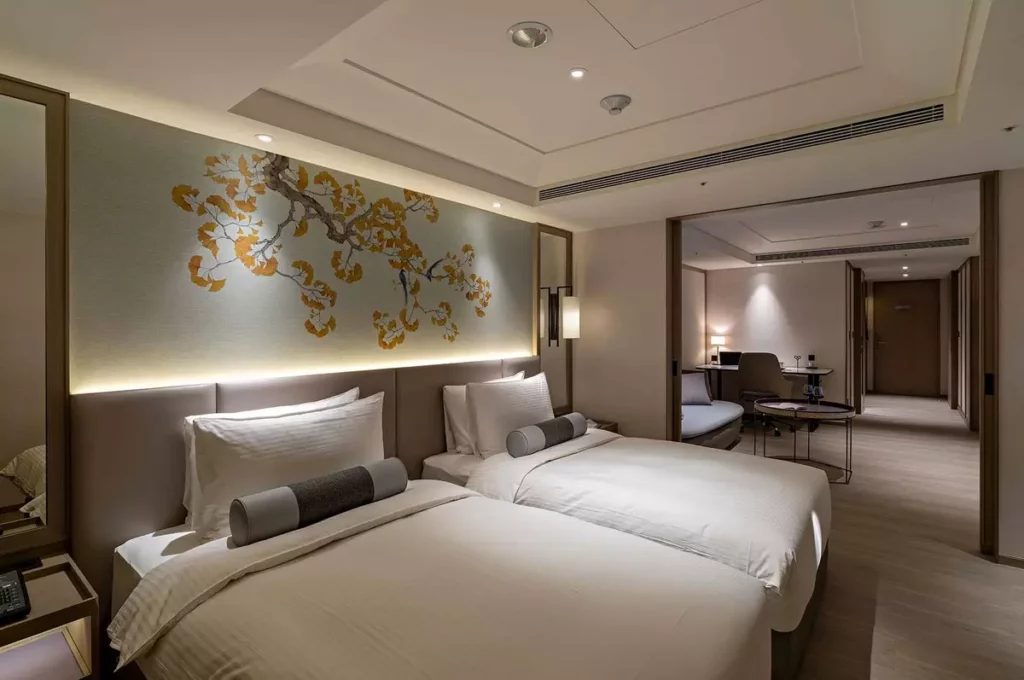 專案內亦有菁英套房(雙床)房型,提供旅客更為彈性的入住選擇。(瀚寓酒店提供)