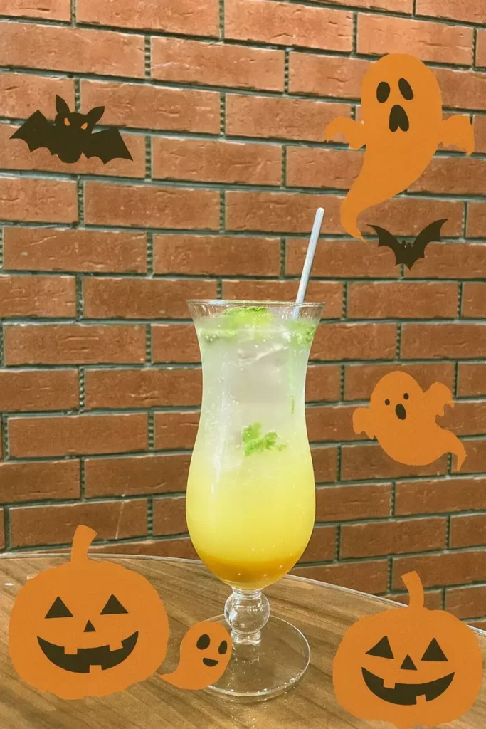 香菜鳳梨氣泡飲以鳳梨的酸甜果香結合香菜微辛香氣