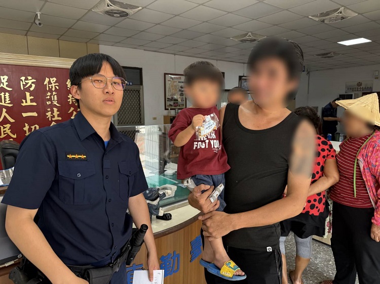 ▲里長廣播立大功!土庫2歲童走失,警民合作助返家。(記者劉春生攝)