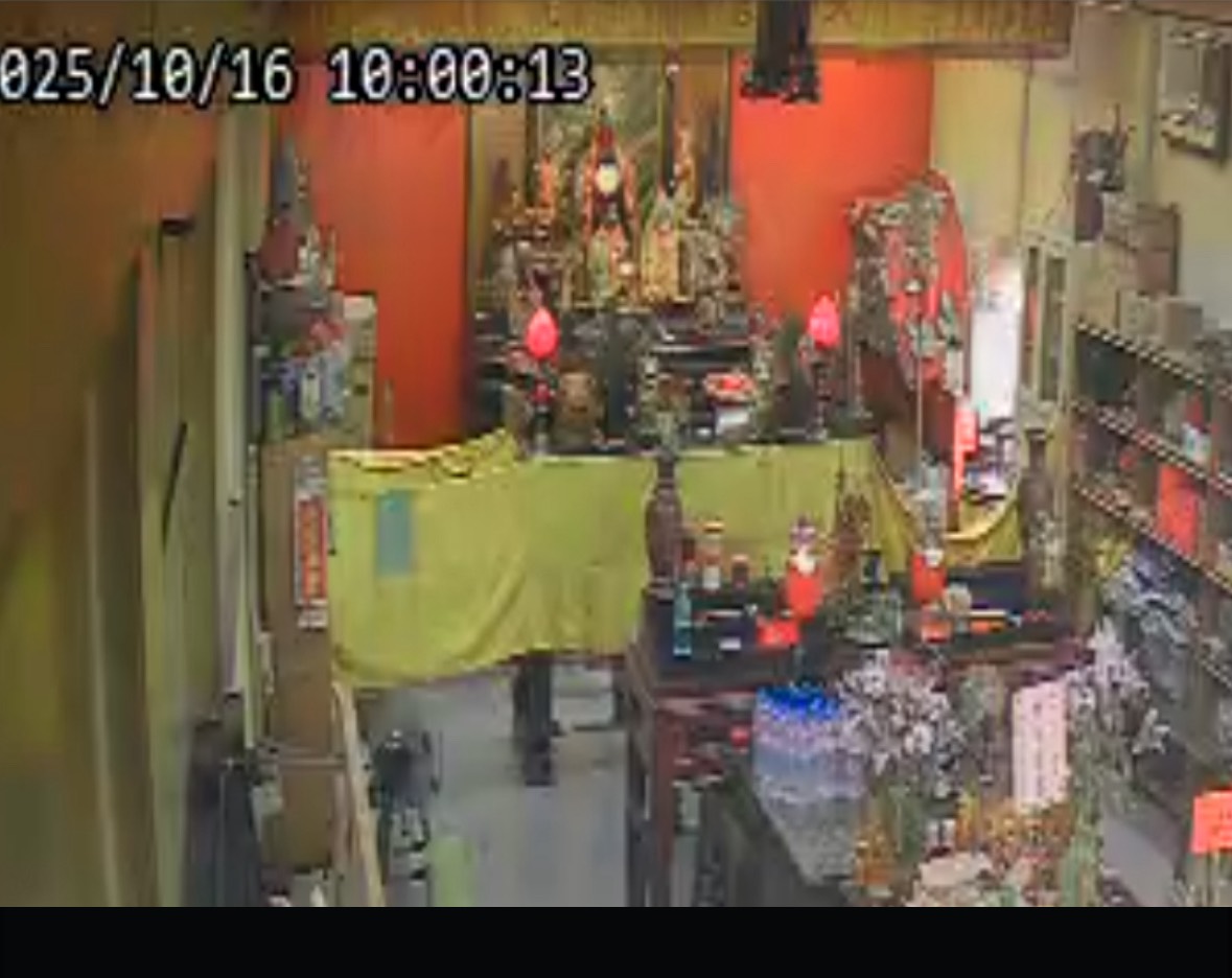 (有影片)/虔誠膜拜是假?溪州天圓宮關帝金牌被偷走20萬 - https://www.watchmedia01.com