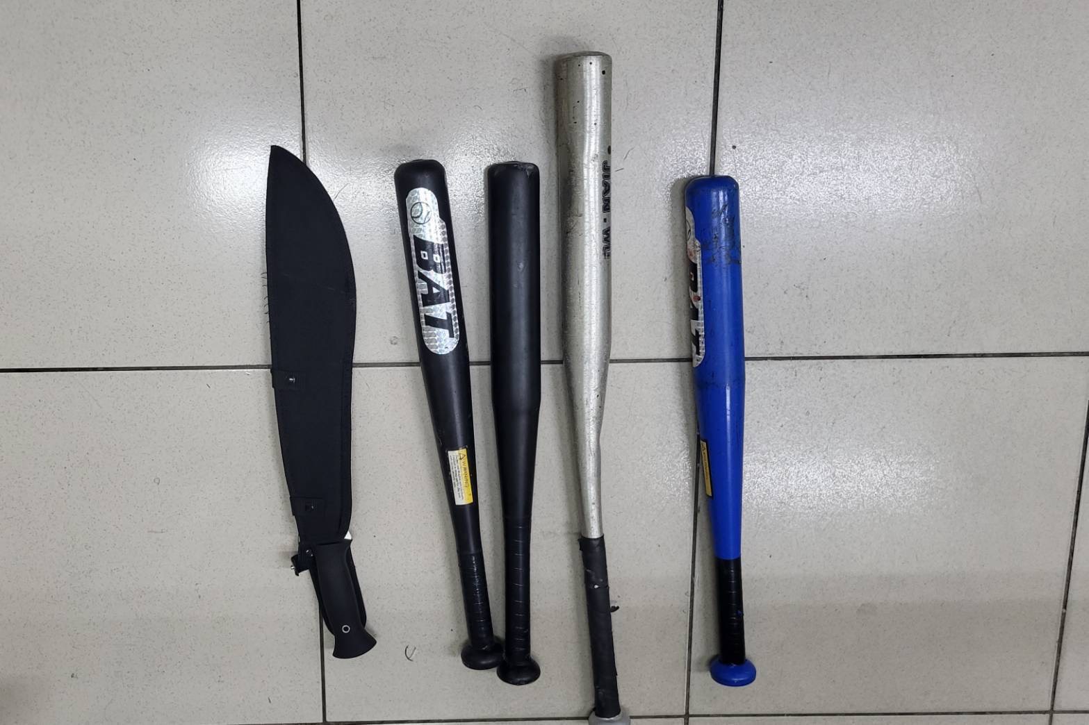 高雄深夜鬥毆！男為女友出氣　兩方開山刀互砍、球棒痛毆