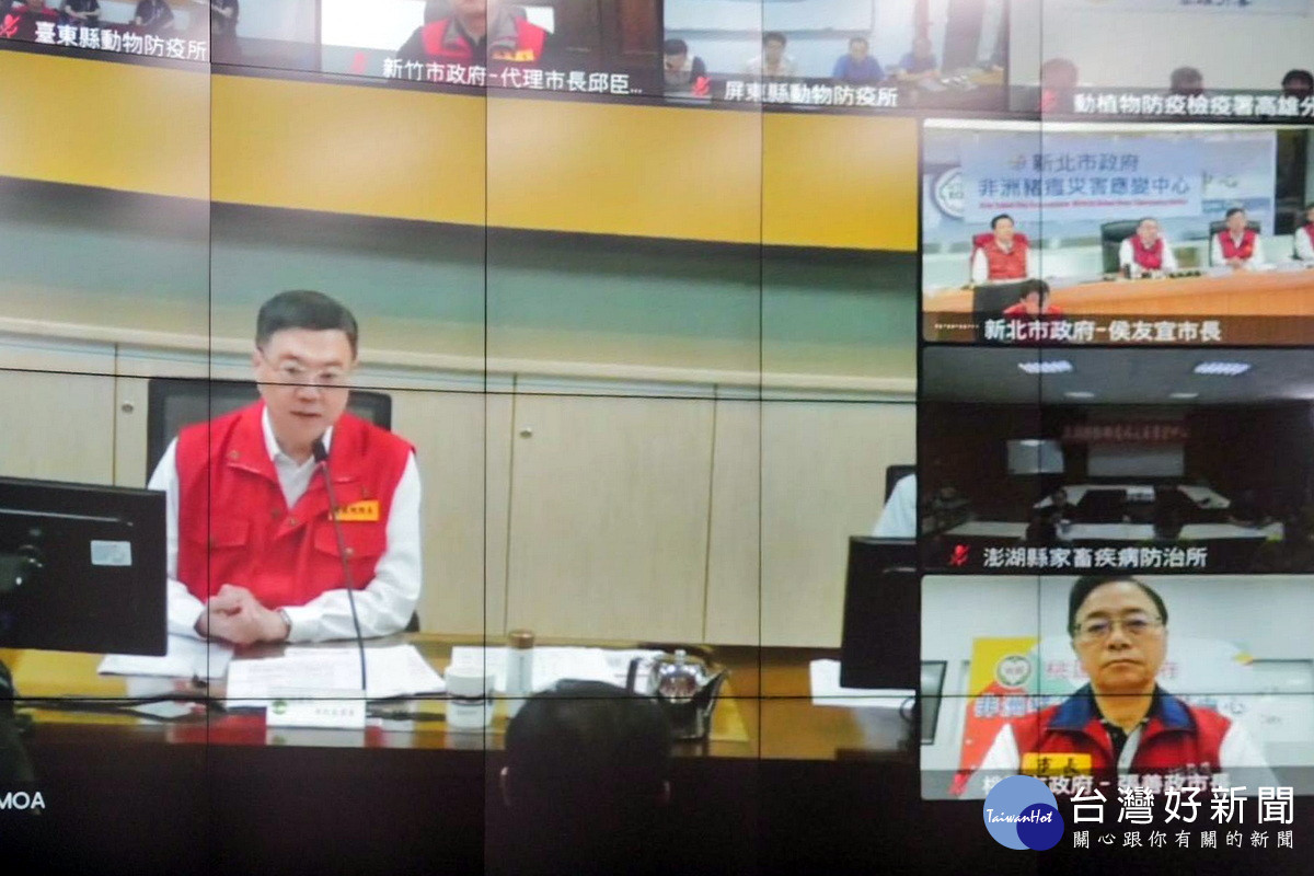 行政院長卓榮泰於視訊會議上說明。<br /><br />