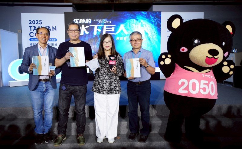 「潛海戰將」曾獲神祕魚群相救 比電影更奇幻! 管碧玲:海洋保育要突破八億天花板