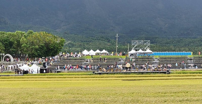 池上秋收藝術節萬人湧入 關山警全力疏導維安
