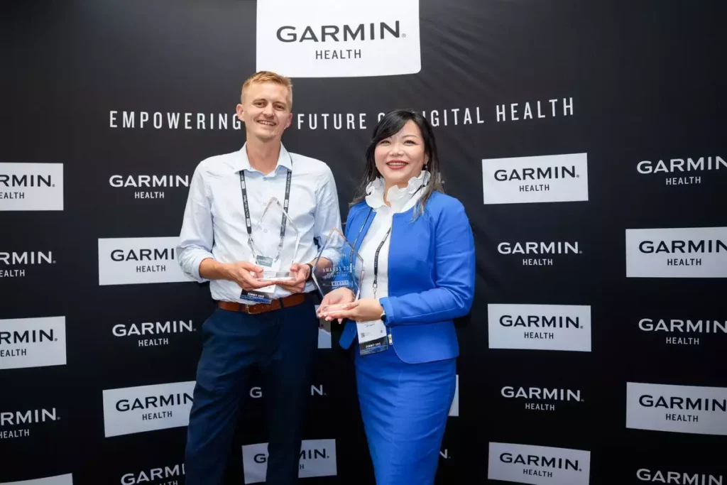 2025 Garmin Health 大獎賽獲獎者(由左至右 - Fimo Health 共同創辦人兼執行長 Alexander Krawinkel ;Optimity 共同創辦人兼執行長 Jane J. Wang)