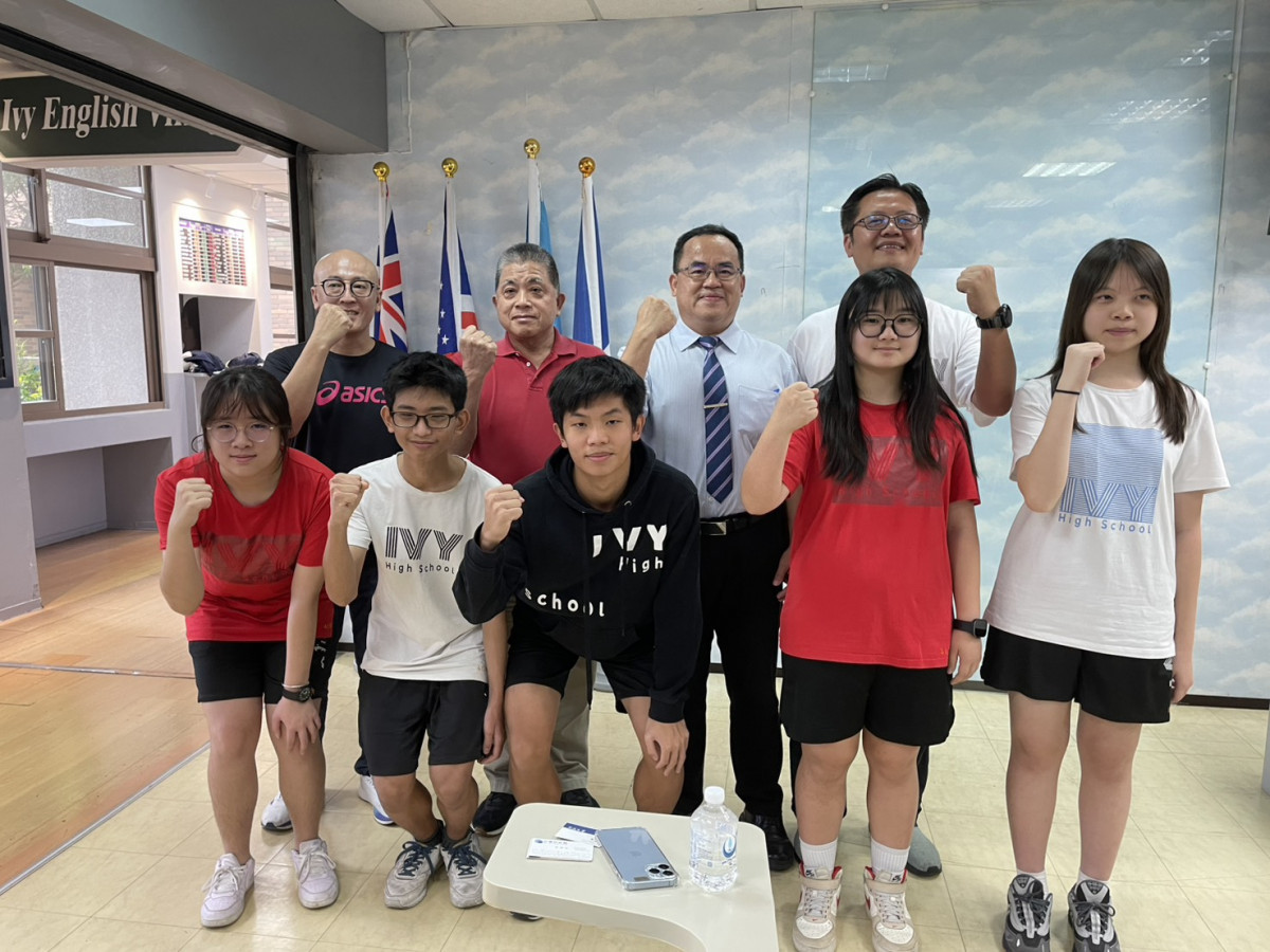 常春藤高中採小班制教學，並提供免費課輔及外師課程。