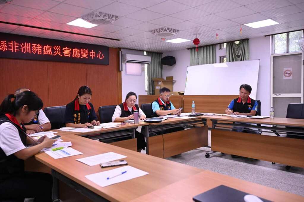 ▲非洲豬瘟防疫會議,徐榛蔚提出四大訴求,籲中央兼顧防疫與產業生計。
