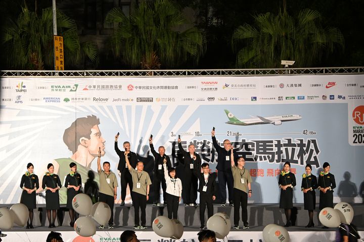台北起跑 飛向世界!長榮航空馬拉松吸引2萬多名跑者 用雙腳丈量世界的距離