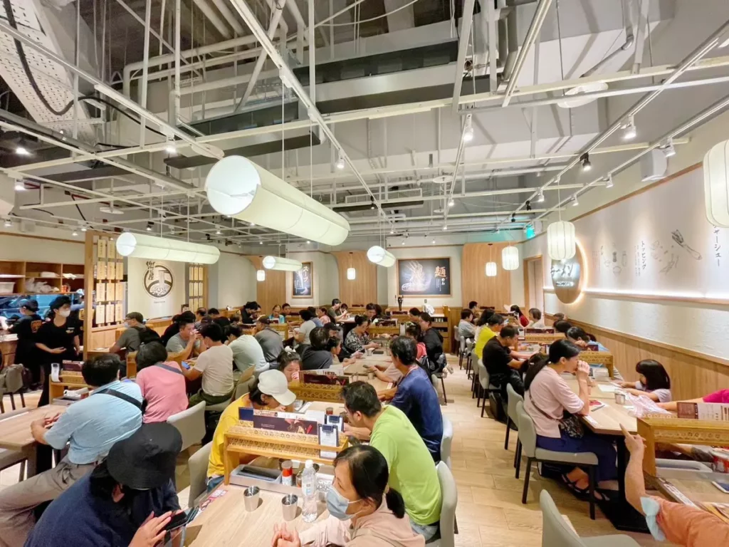 「樂麵屋」10月10日插旗B1美食街,為雙北地區第2家分店,主打客製化日式拉麵體驗,開幕 (1)