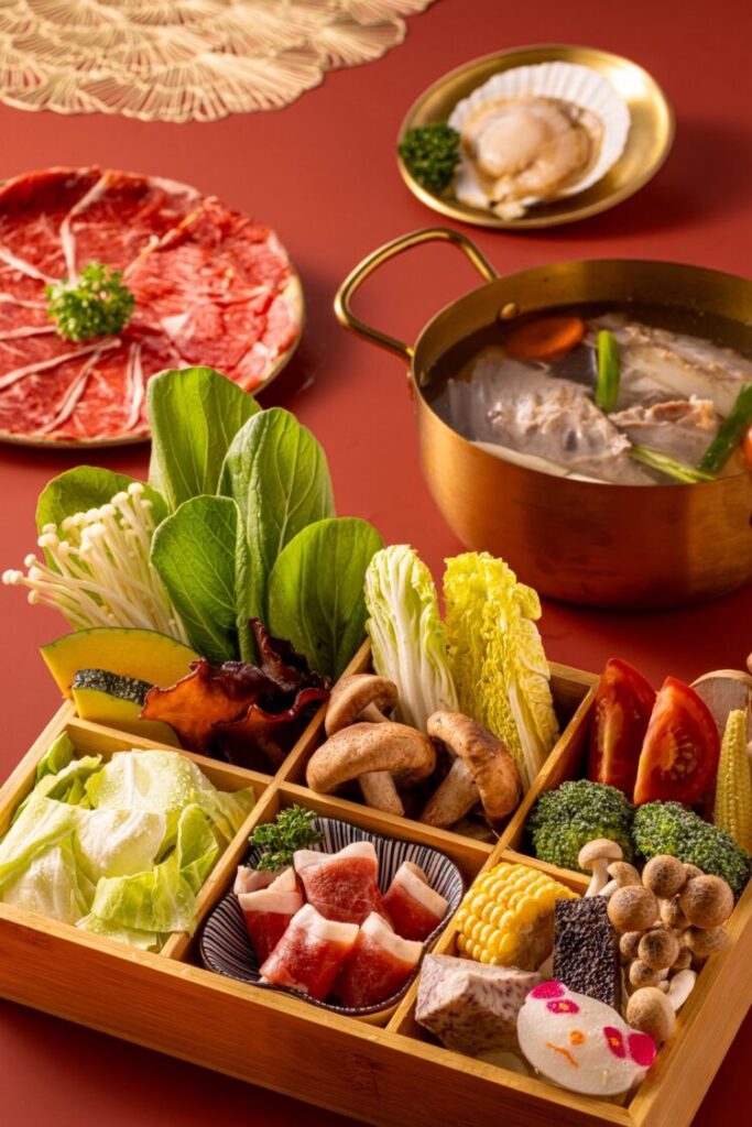 「鵝与鍋」精緻草飼鵝肉鍋物,健康富含不保和脂肪酸。(圖/業者提供)