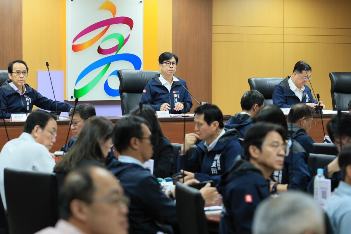 ▲陳其邁於市政會議裁示，市府跨局處合作推動永續農業、強化在地飲食連結，呈現市府推動食農教育整體成果。