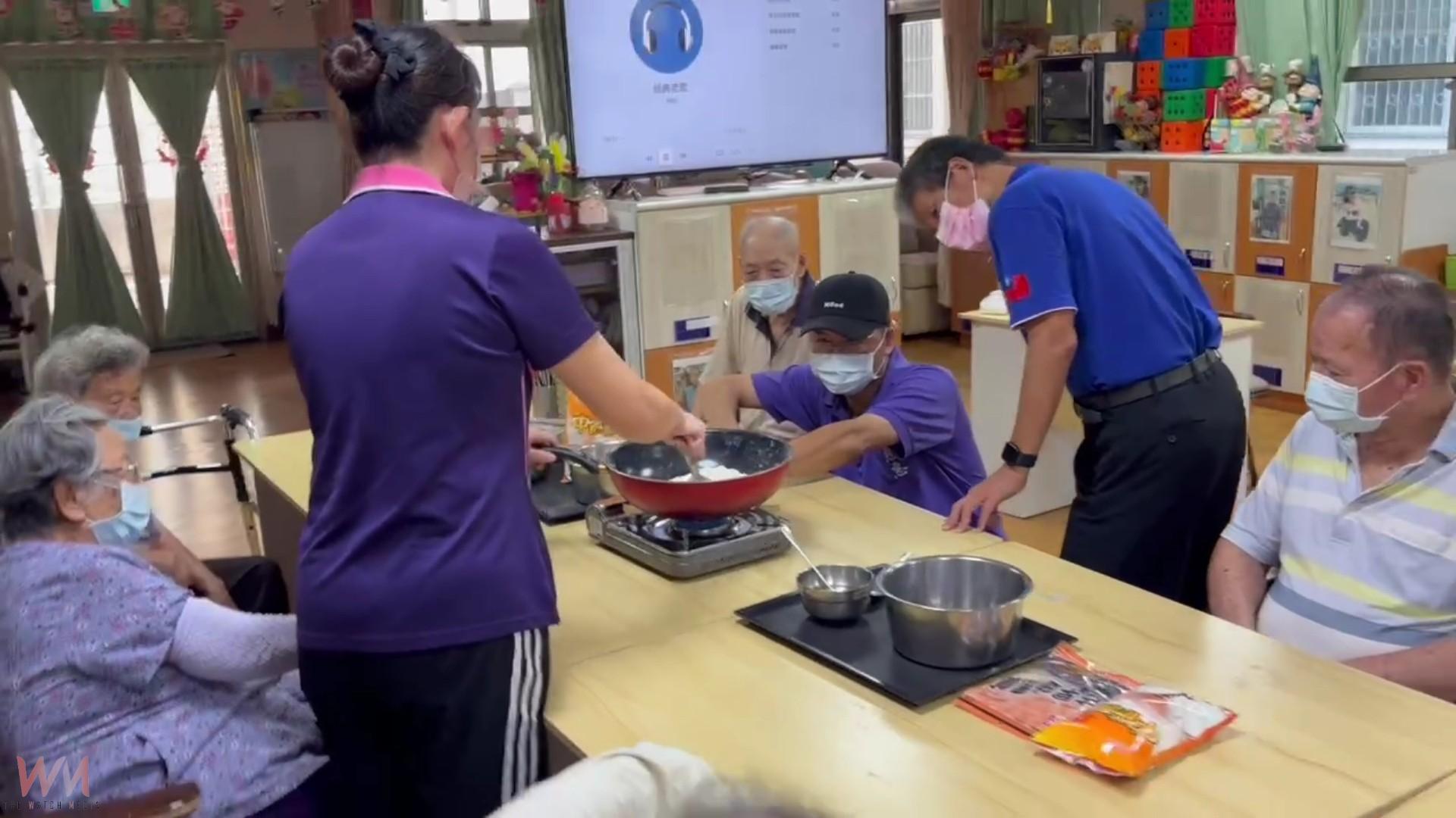 （有影片）／麵茶香暖秋！彰化榮家長輩炒麵茶喚回古早味回憶 - https://www.watchmedia01.com