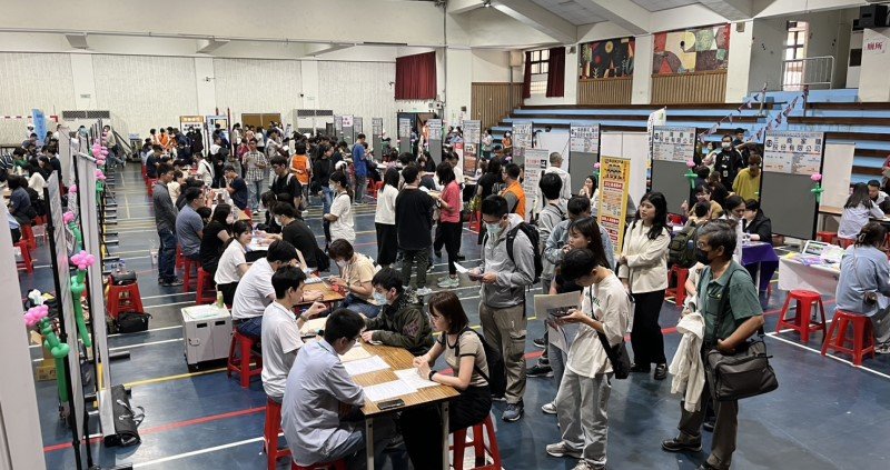 勞工局聯合徵才  提供逾千職缺及就業獎勵諮詢