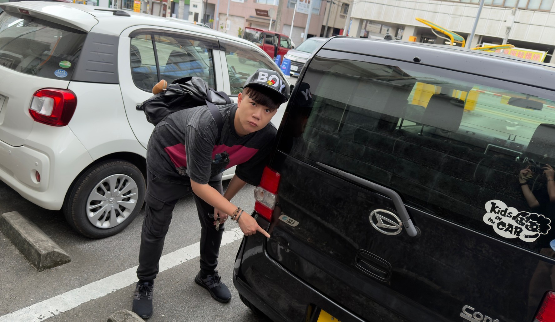 藝人李岳沖繩旅遊發生車子擦撞意外。(圖/種瓜得瓜工作室提供)