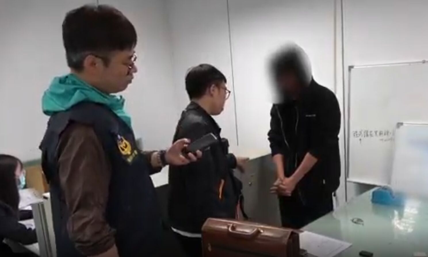 男子頻繁往返台美 偷渡大麻軟糖入境踢到鐵板 224 男子頻繁往返台美 偷渡大麻軟糖入境踢到鐵板 223
