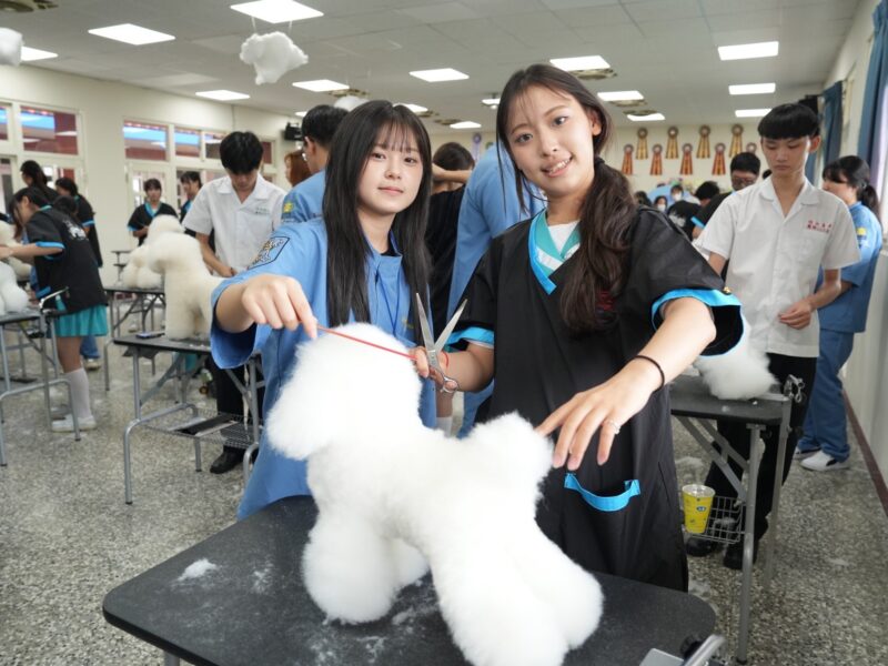 圖文:明台高中與韓國光州自然科學高中締結姐妹校 寵物專業跨越國際。