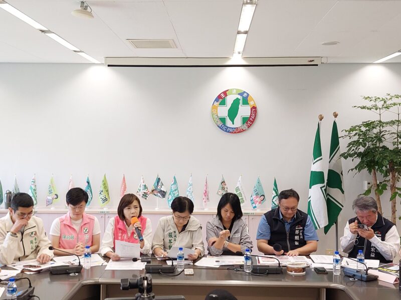 圖文：中市非洲豬瘟效應 中市府無能 掩埋廚餘一團亂 動搖市民信任。