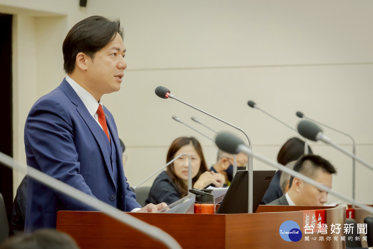 新竹市議會第11屆第6次定期會，邱臣遠代理市長施政報告。