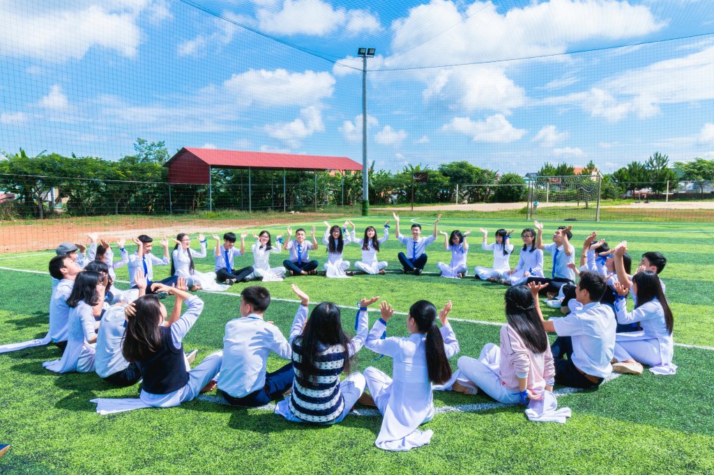 私大女闖半導體業遭嗆「學歷低」!她反問一句全場安靜:誰才沒能力?