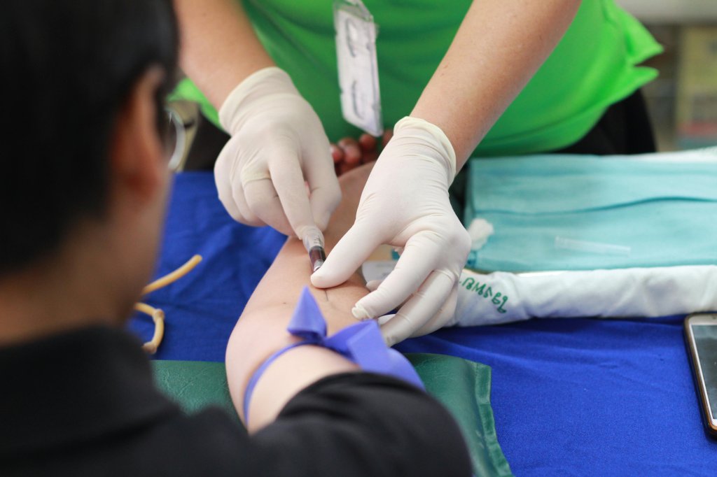流感奪命!9歲童染病併發腦病變不治 羅一鈞:疫情未退、用藥延長至11月中
