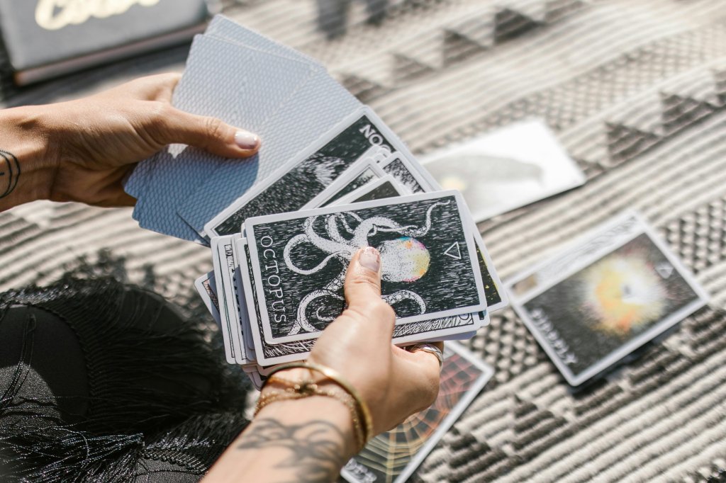 11月星座運勢出爐！巨蟹好運炸裂衝第一　老師曝「年底前最旺3星座」