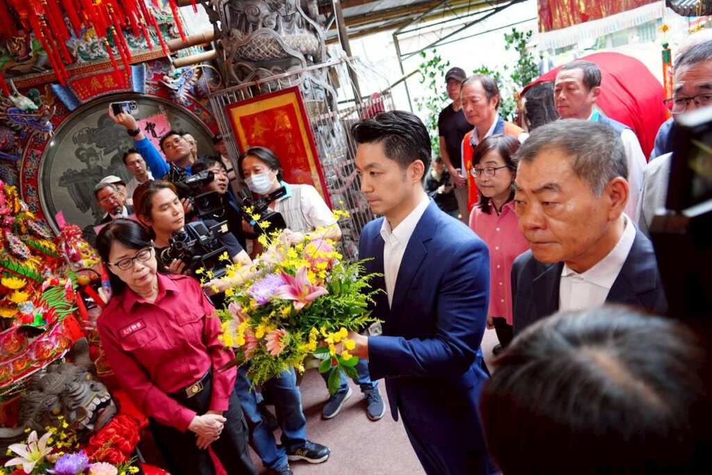 ▲臺北市長蔣萬安今日出席台北火聖廟114年度秋季禮斗,向火神爺虔誠祈福,祈願市民平安健康、臺北市四時無災、國泰民安。
