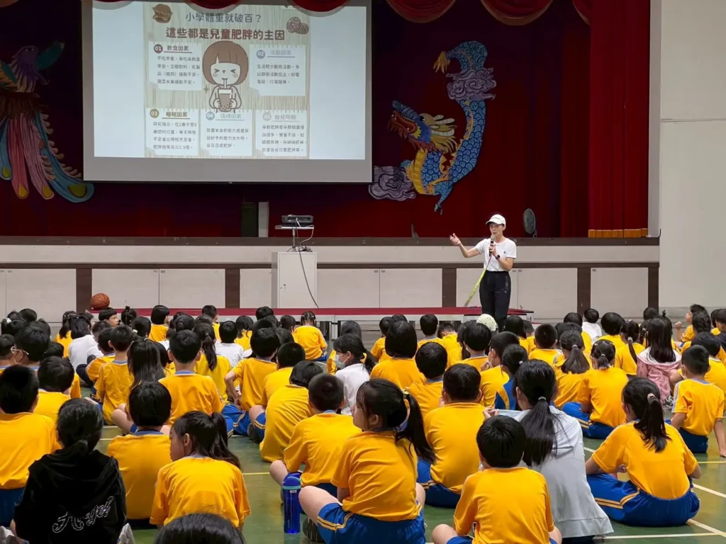 夏淑琴老師分享「Fitness運動、Intake飲食、Team合作」三大要素,分享如何在生活中落實健康習慣。