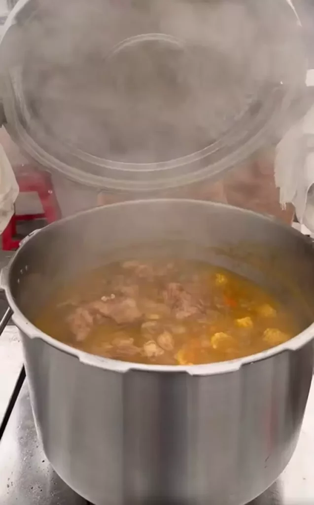 極炊® 商用全鋼快鍋運用在多種耳熟能詳的國民美食，皆能展現多重優勢，又能維持穩定