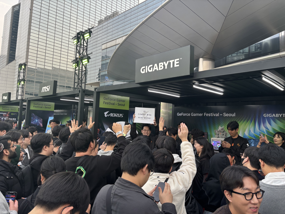 技嘉參與NVIDIA GeForce Gamer Festival 黃仁勳現身玩家嗨翻 210 cnews207251031a01
