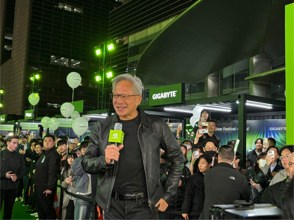 技嘉參與NVIDIA GeForce Gamer Festival 黃仁勳現身玩家嗨翻 209 cnews207251031a02