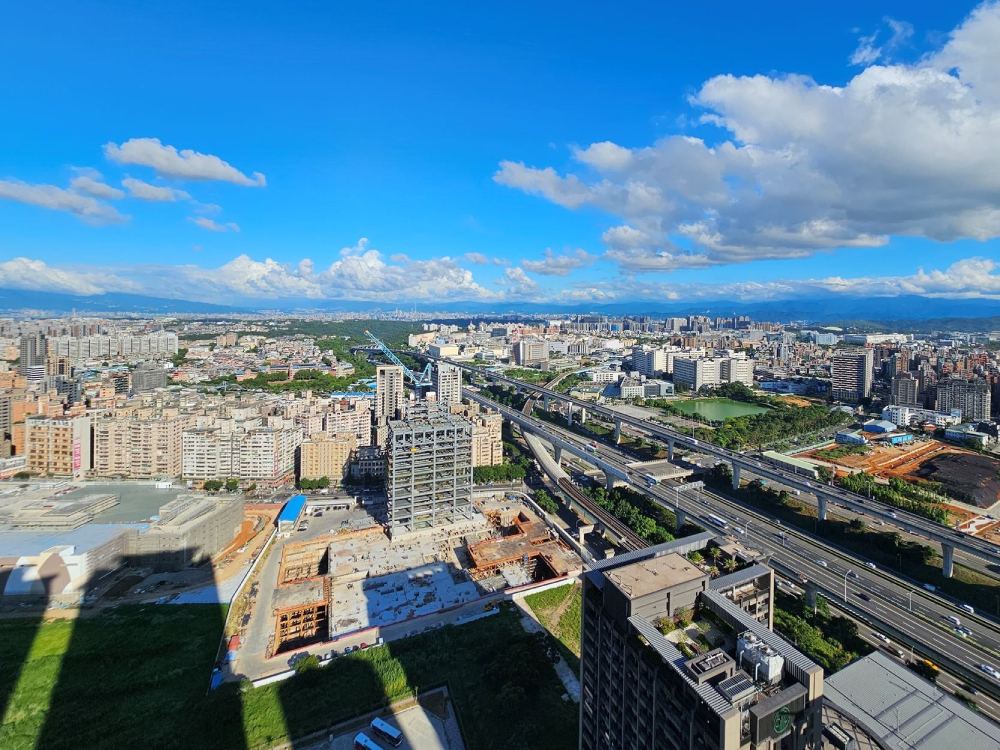 新青安鬆綁、傳統旺季支撐房市 永慶房產集團曝10月全台房市交易月增5% 240 cnews207251031a09