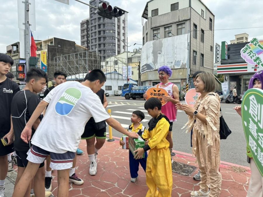 萬聖節不要糖 要用樂聲與笑容溫暖植物人