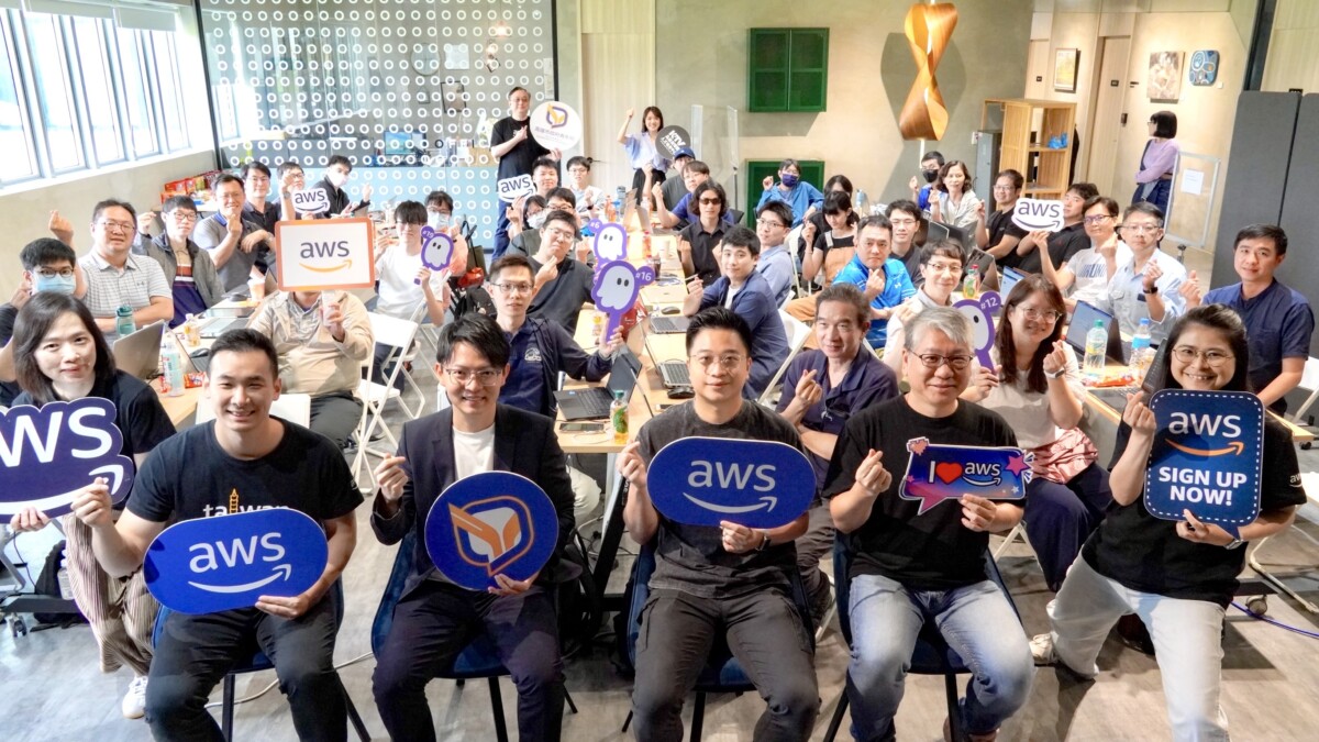 ▲K-TV新媒體人才培育中心定期辦理培育課程，力邀業界創作團隊與專業講師協助輔導人才。圖為亞馬遜網路服務（AWS）在今年8月首度南下於K-TV舉辦培訓課程。