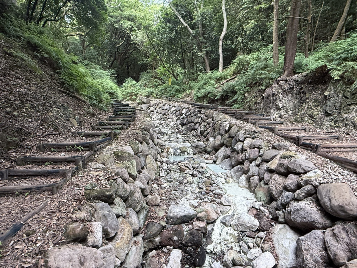 兩側步道沿溪而建(圖/大地工程處提供)