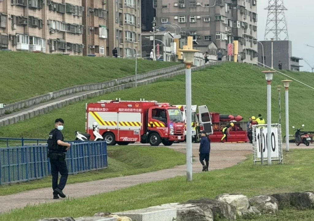 蘆洲微風運河7旬婦載浮載沉-命危送醫搶救不治