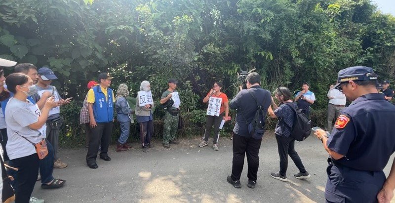 屏東枋寮農民怒控寶晶光電違法開挖饋線 侵害私人產權與社區安全