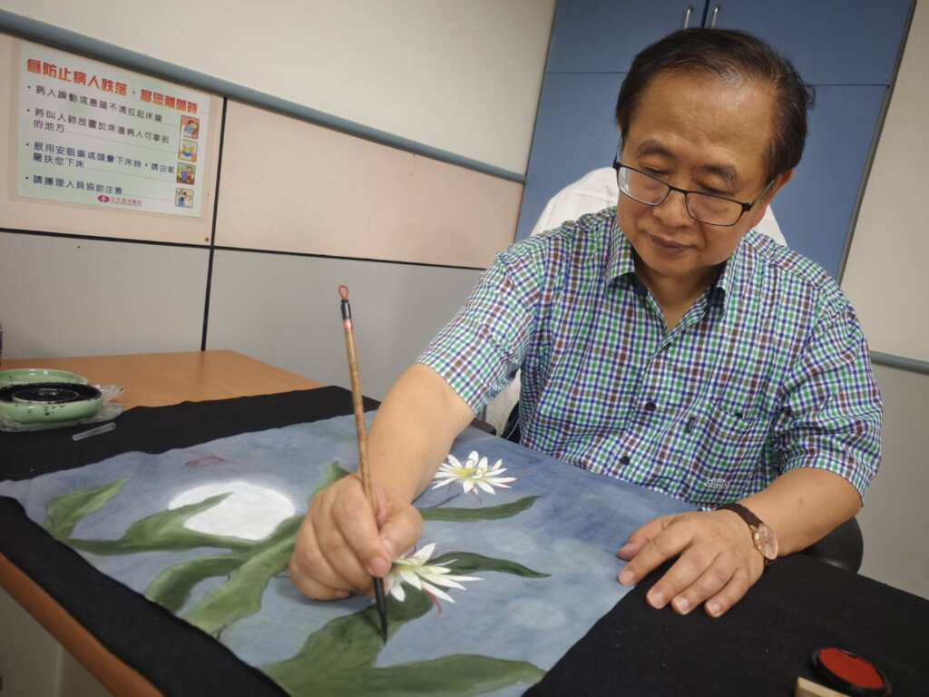 ▲歲末迎藝氣,台中清水「福宴國際創意美食餐廳」再度推出藝文盛會,邀請醫師兼書畫家吳仁光舉辦【國畫書法展】。