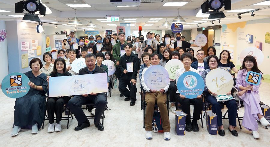 ▲YS職涯特展共振Plus+ What’s my next step 開展首日,YS連結企業、學校、職涯教練、心理師與青年,一同共振職場能量。