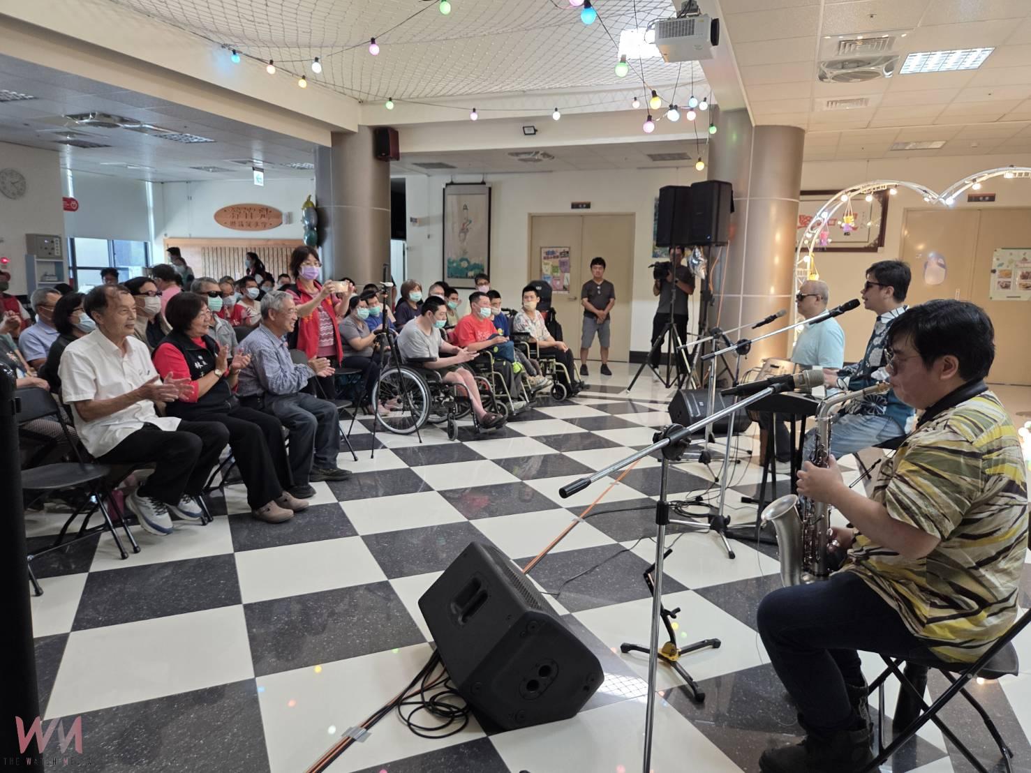 議員黃啟豪公益音樂會 金曲歌王與視障音樂家暖心開唱 - https://www.watchmedia01.com